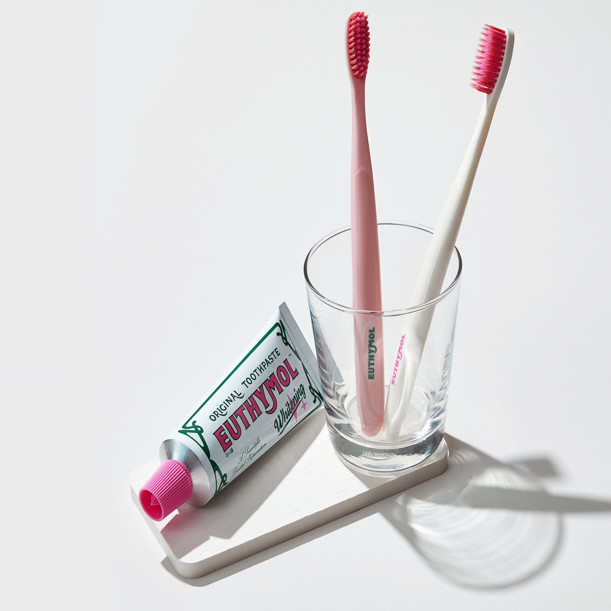 Euthymol Whitening Toothbrush 2-Pack (Pink & White)